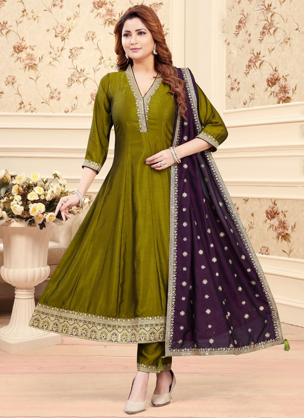 Salwar Suit Embroidered Green Silk T5614