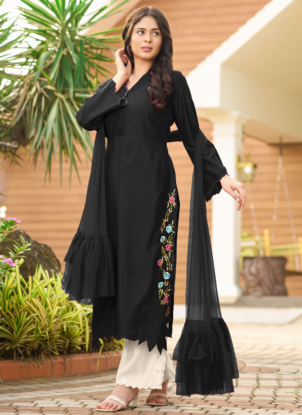 Palazzo Suit Embroidered Black Silk T5351