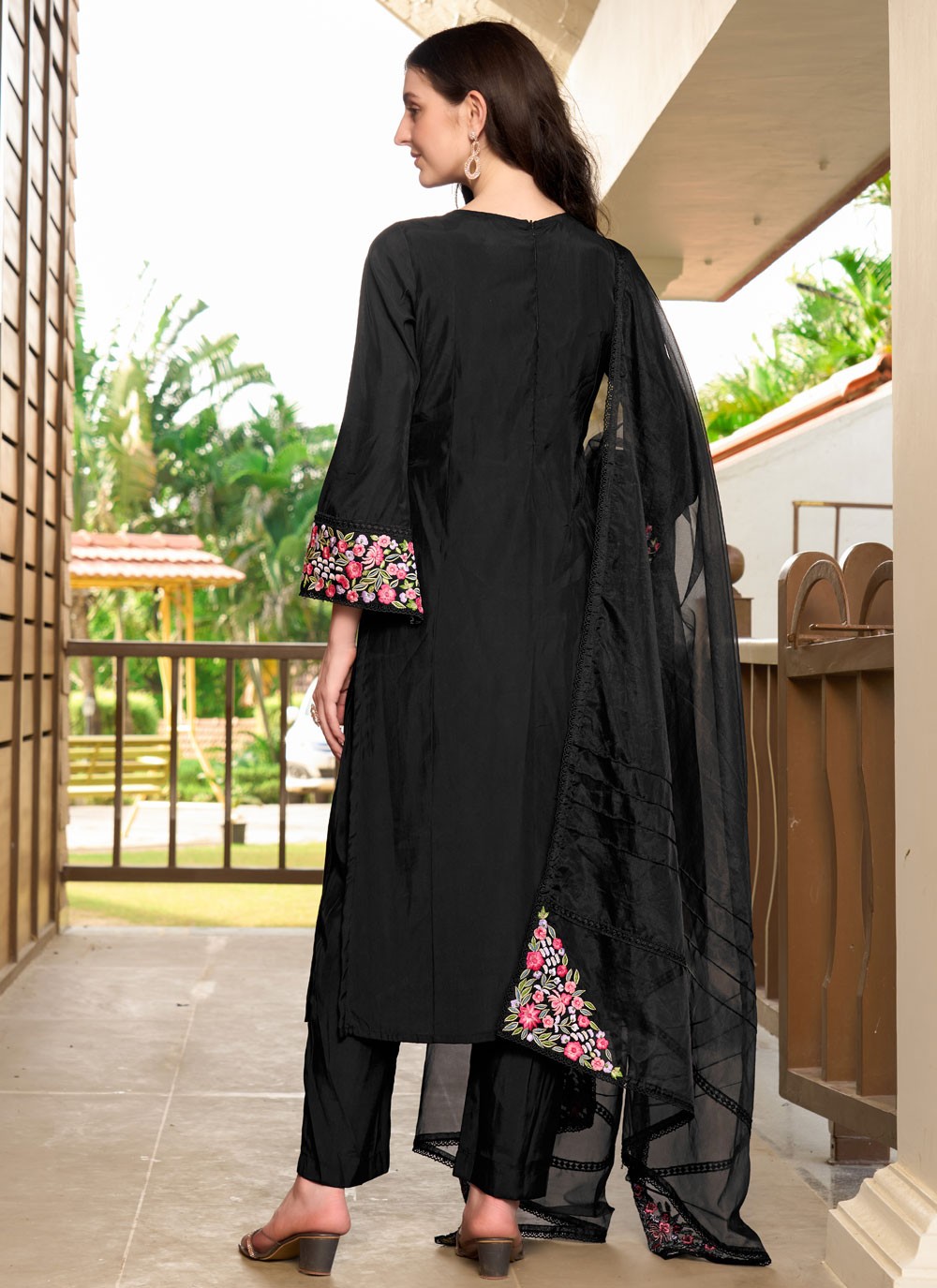 Pant Style Suit Embroidered Black Silk T5356