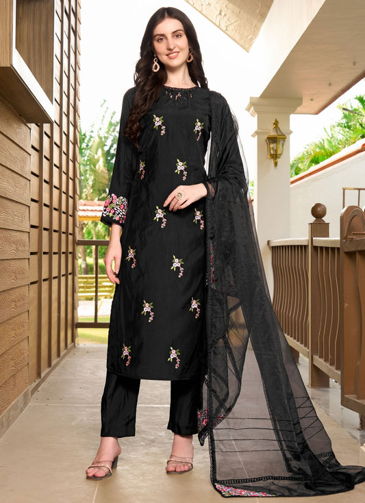 Pant Style Suit Embroidered Black Silk T5356
