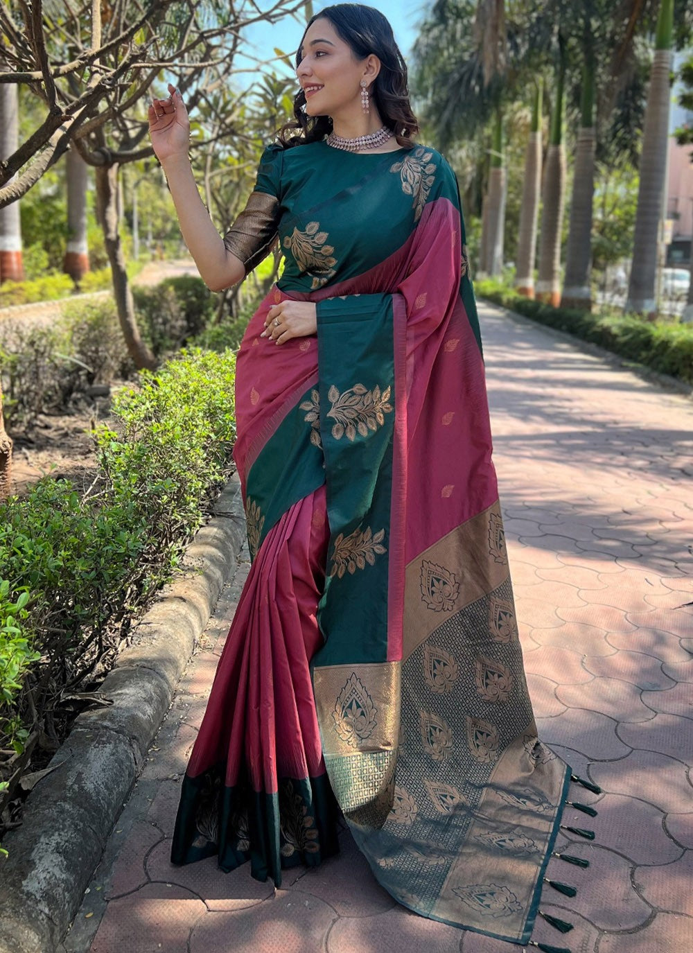 Traditional Weaving Zari Silk Saree - S8300
