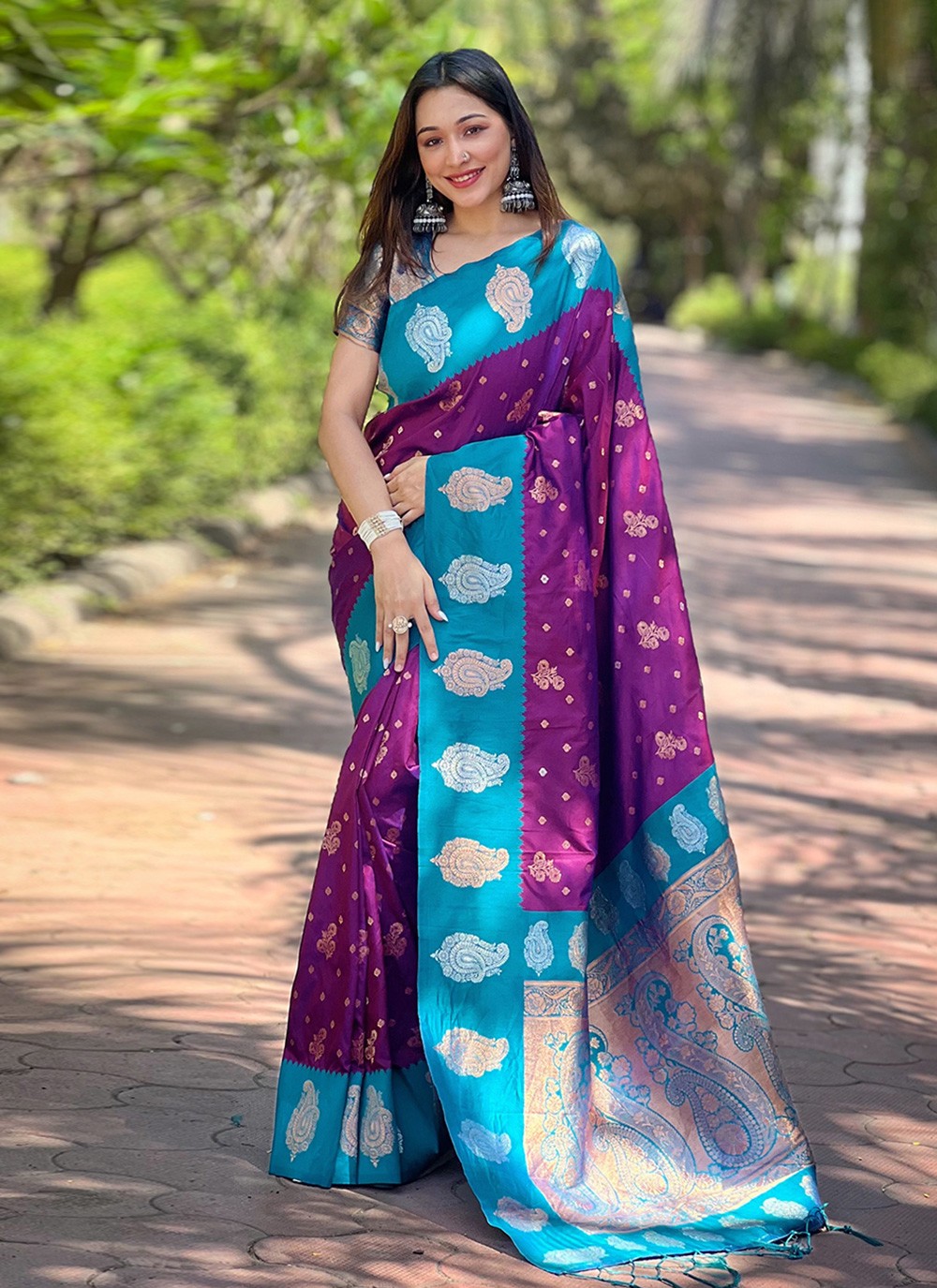 Trendy Saree Woven Purple Silk Saree S12599