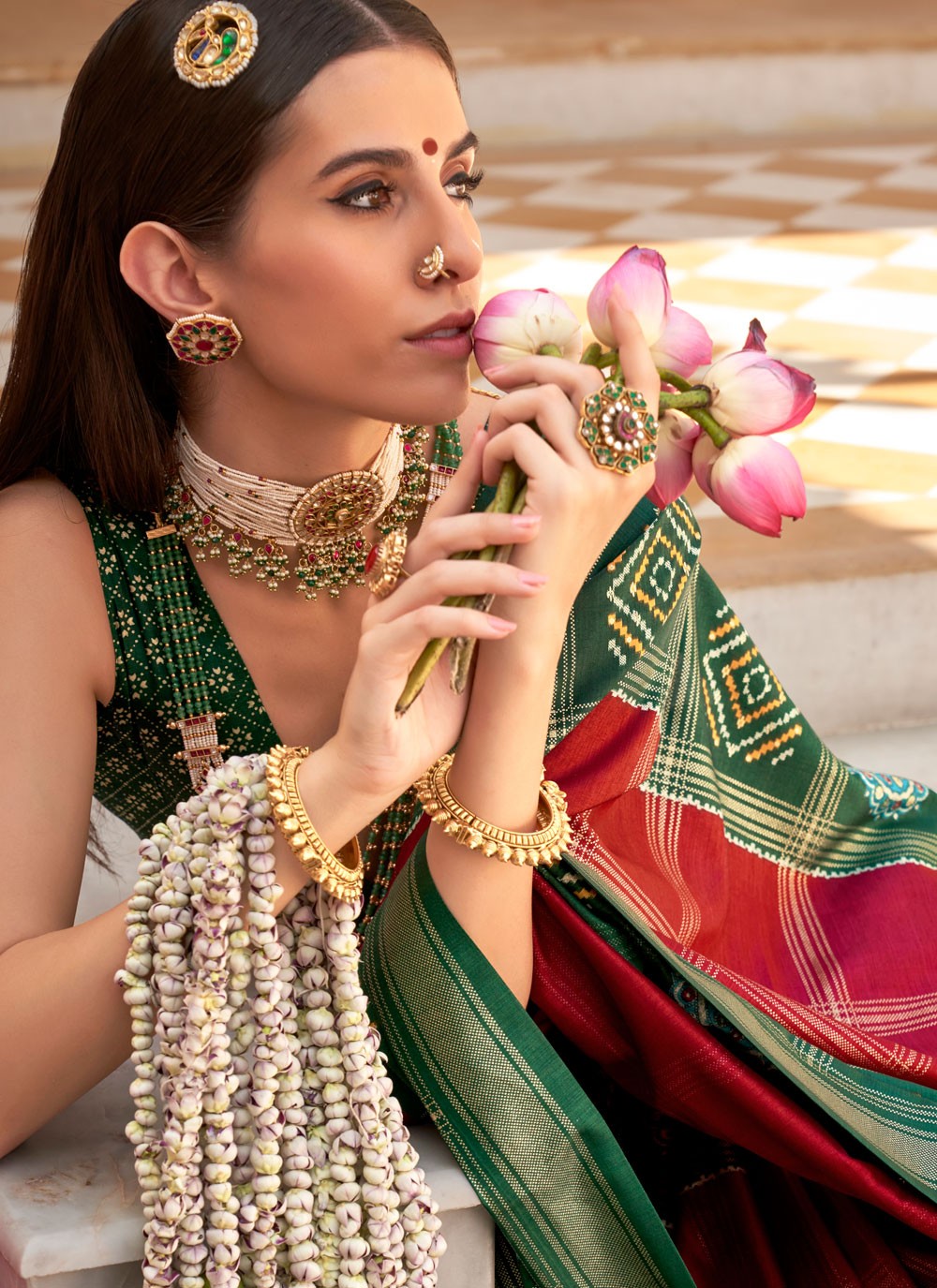 Contemporary Foliage Prints Silk Saree - S7561
