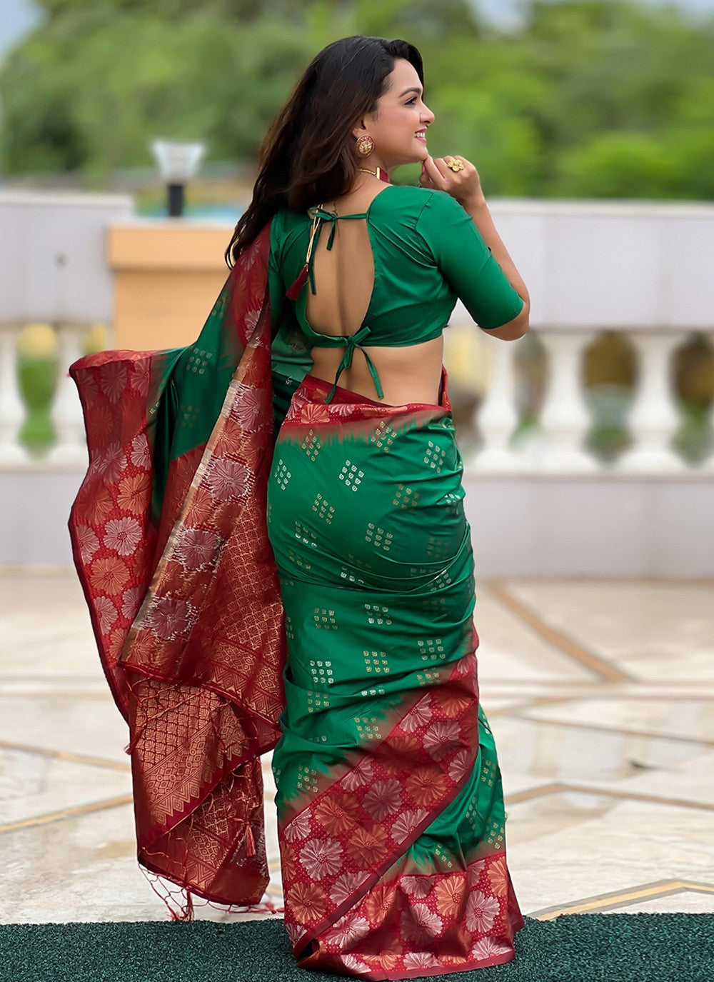 Classic Weaving Zari Silk Saree - S8718