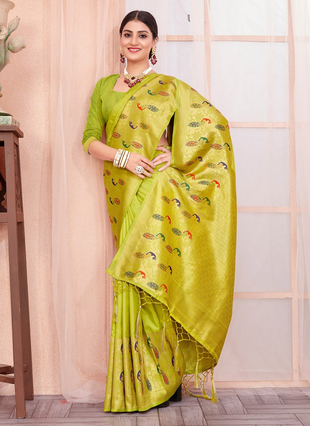 Traditional Weaving Zari Silk Saree - S5110