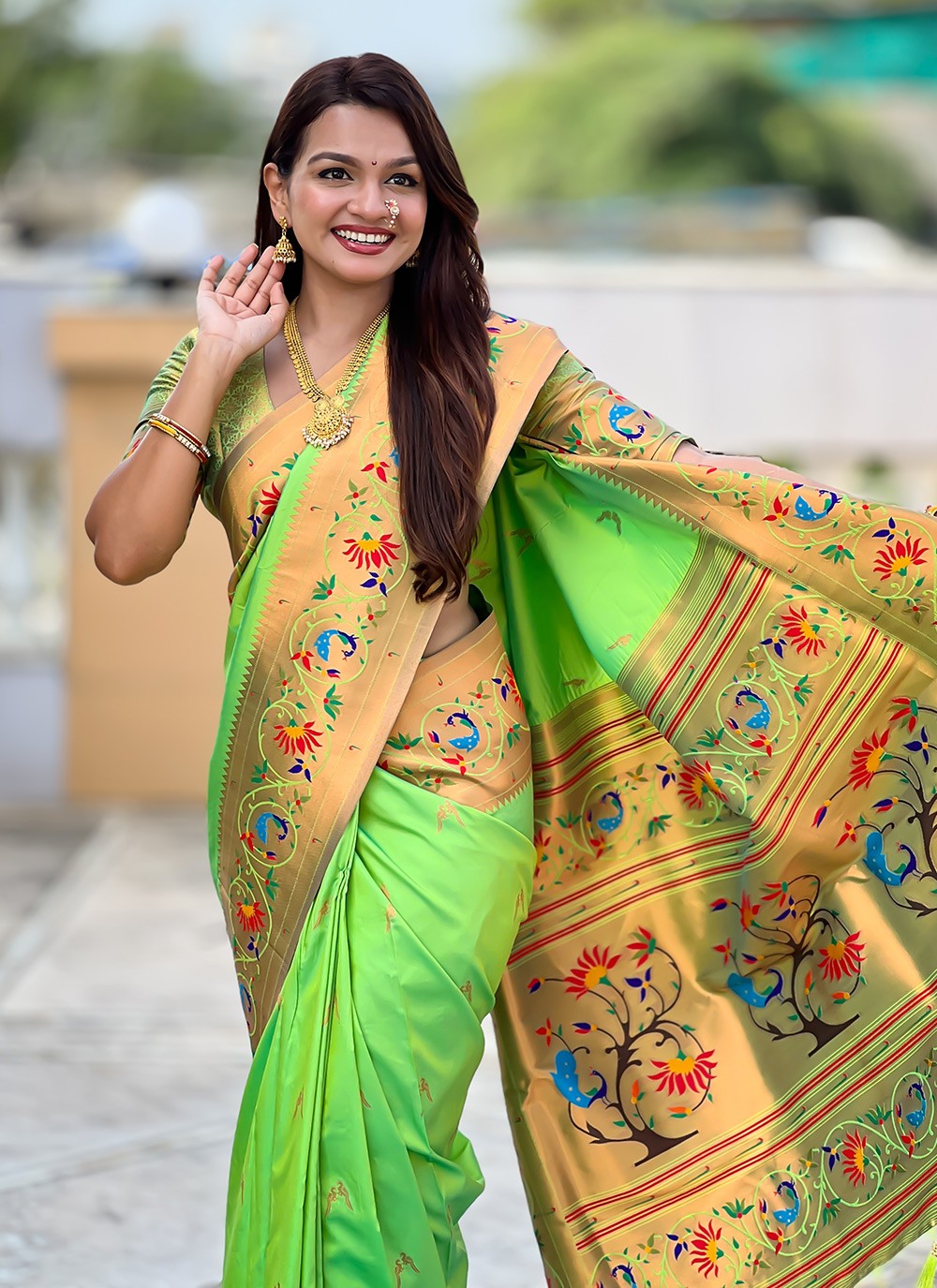 Green Silk Contemporary Saree Jacquard Work, Meenakari S19943