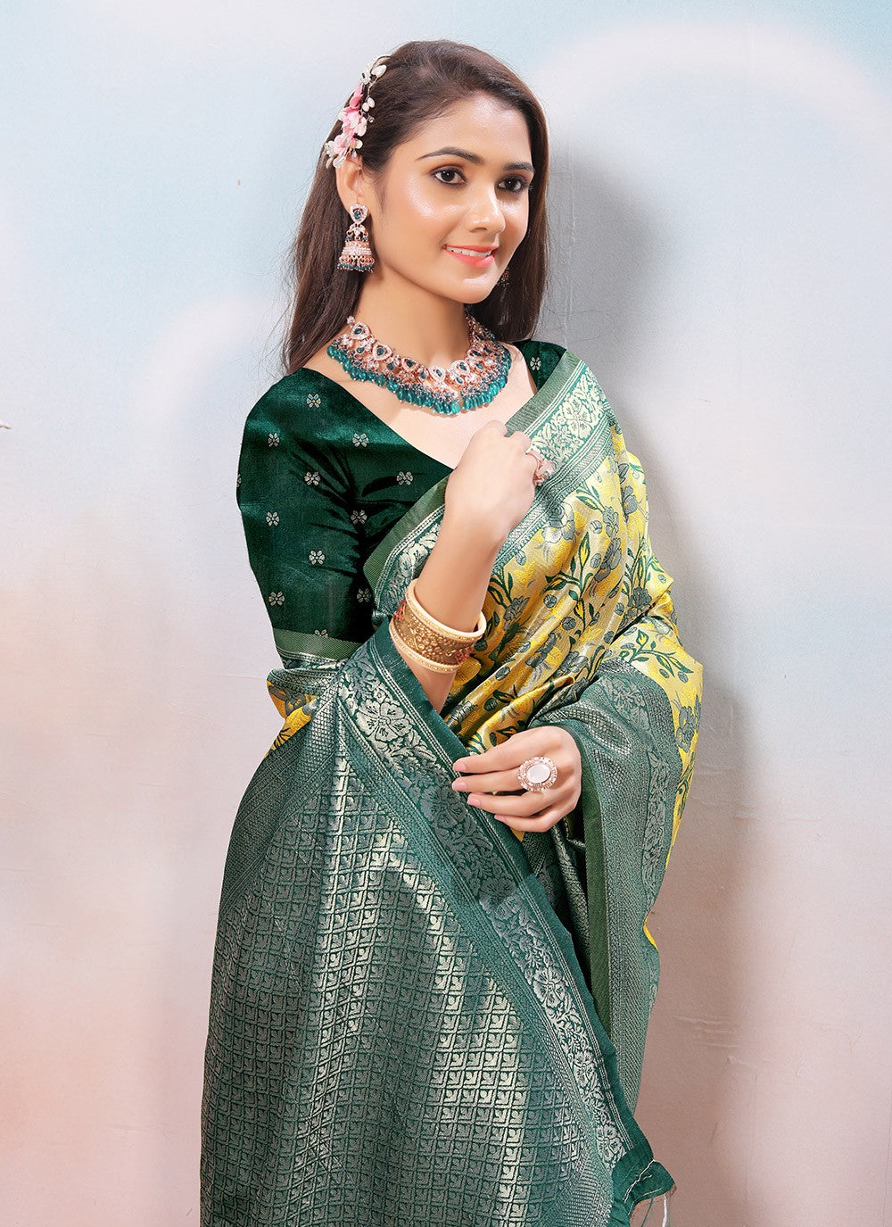 Weaving Zari Silk Green Classic Saree S15388