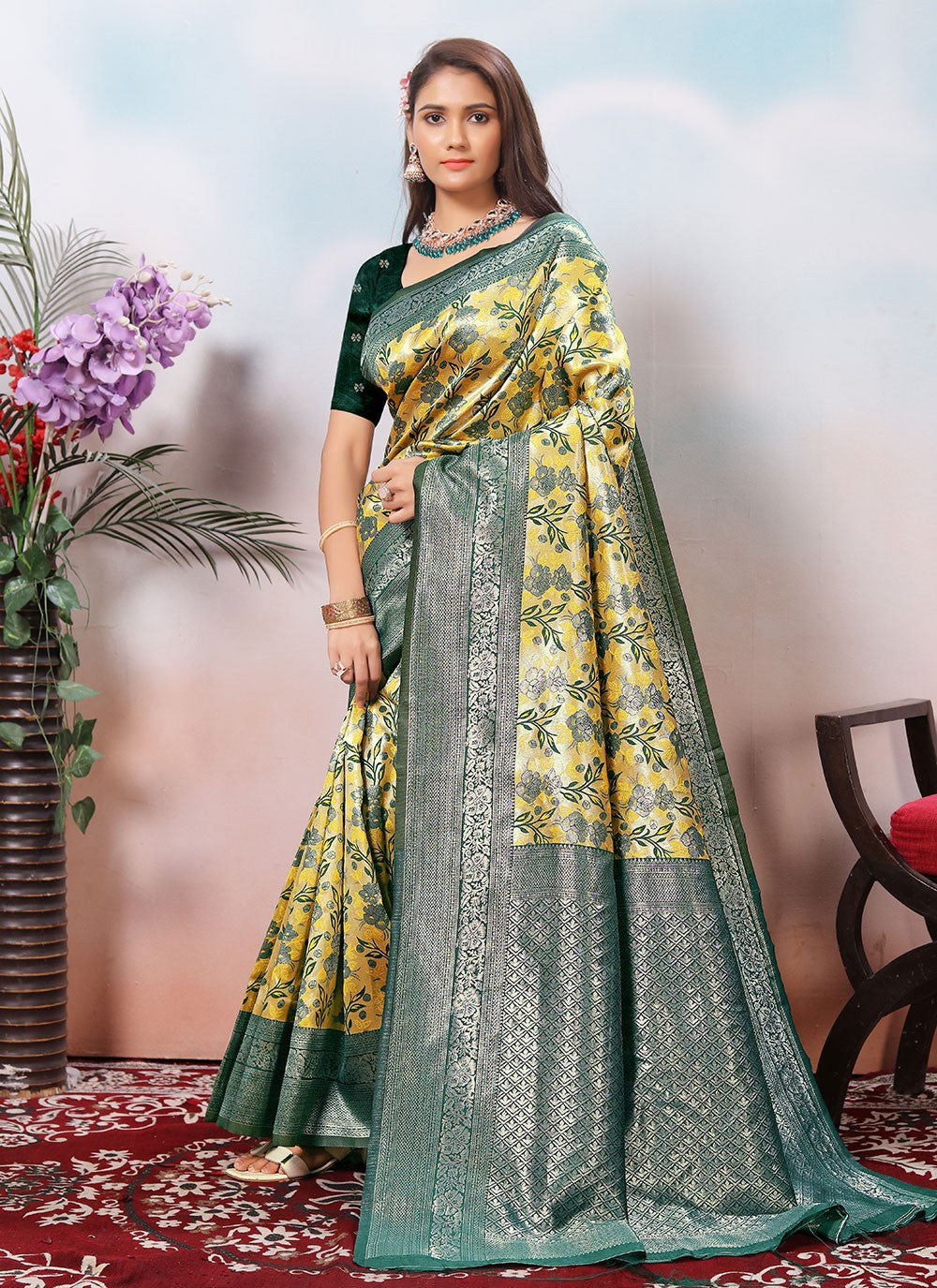 Weaving Zari Silk Green Classic Saree S15388