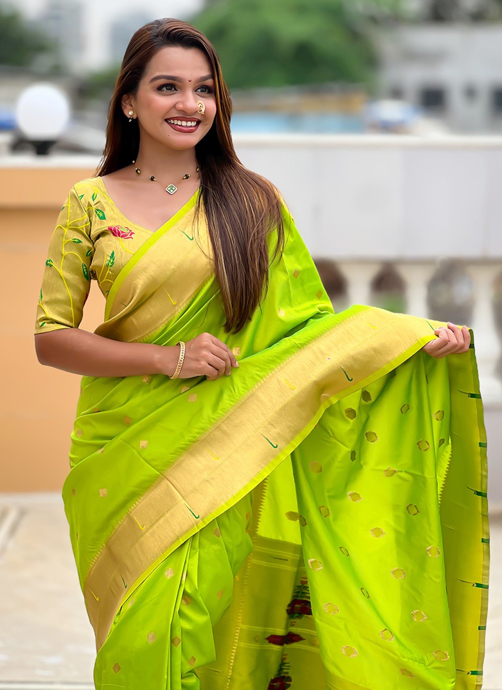 Green Silk Trendy Saree Jacquard Work S18316