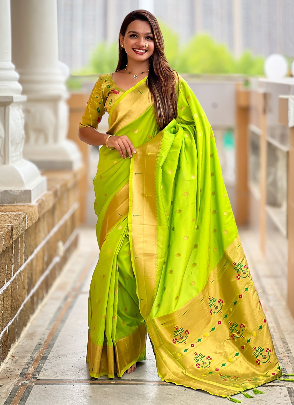 Green Silk Trendy Saree Jacquard Work S18316