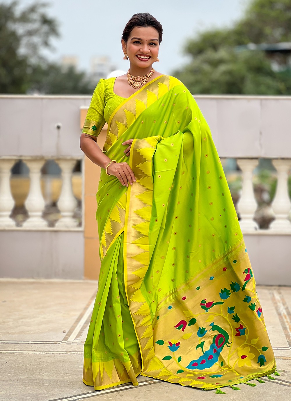 Green Silk Contemporary Saree Jacquard Work, Meenakari S18361