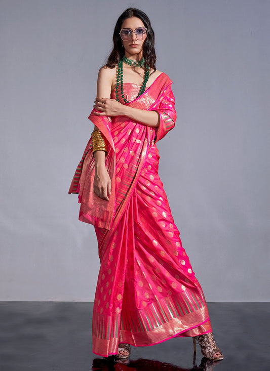 Trendy Woven Silk Saree - S5041