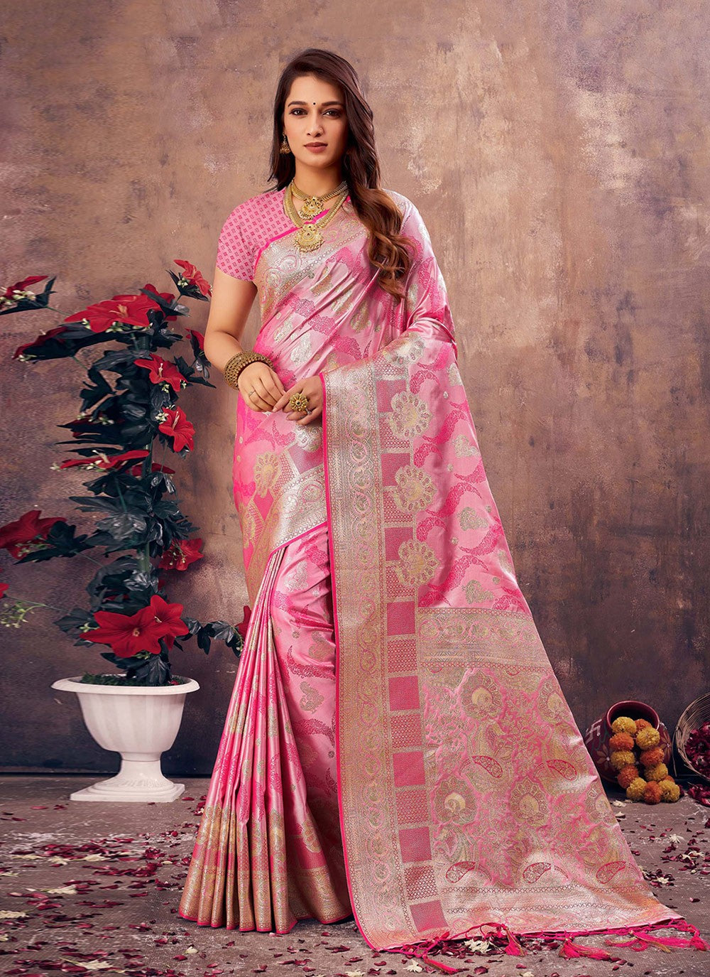Contemporary Weaving Zari Silk Saree - S3519