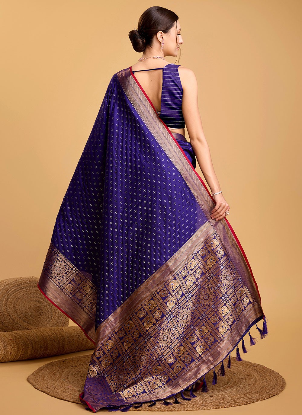 Contemporary Jacquard Work Silk Saree - S5601