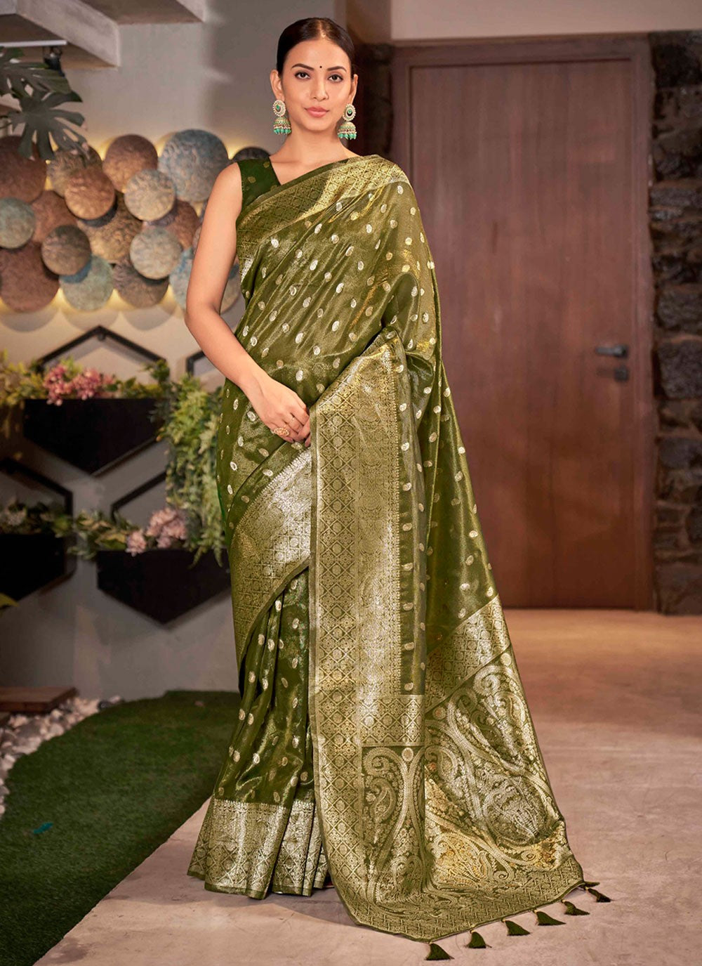 Contemporary Weaving Zari Silk Saree - S2929