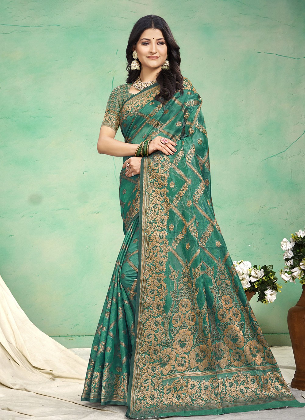 Trendy Saree Woven Rama Silk S12709