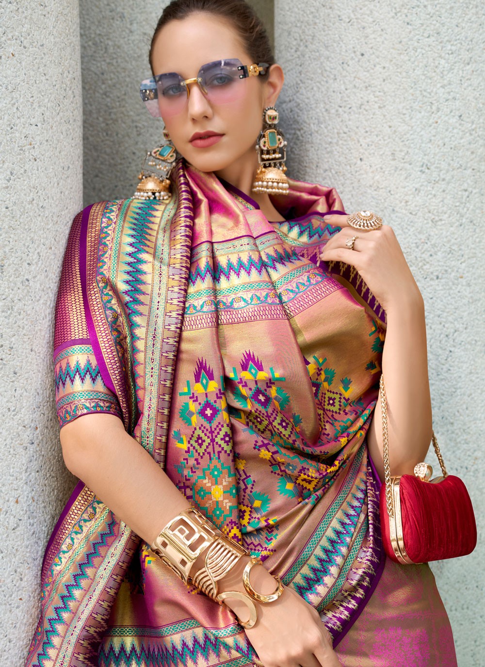 Trendy Saree Weaving Zari Pink Silk Saree S13171