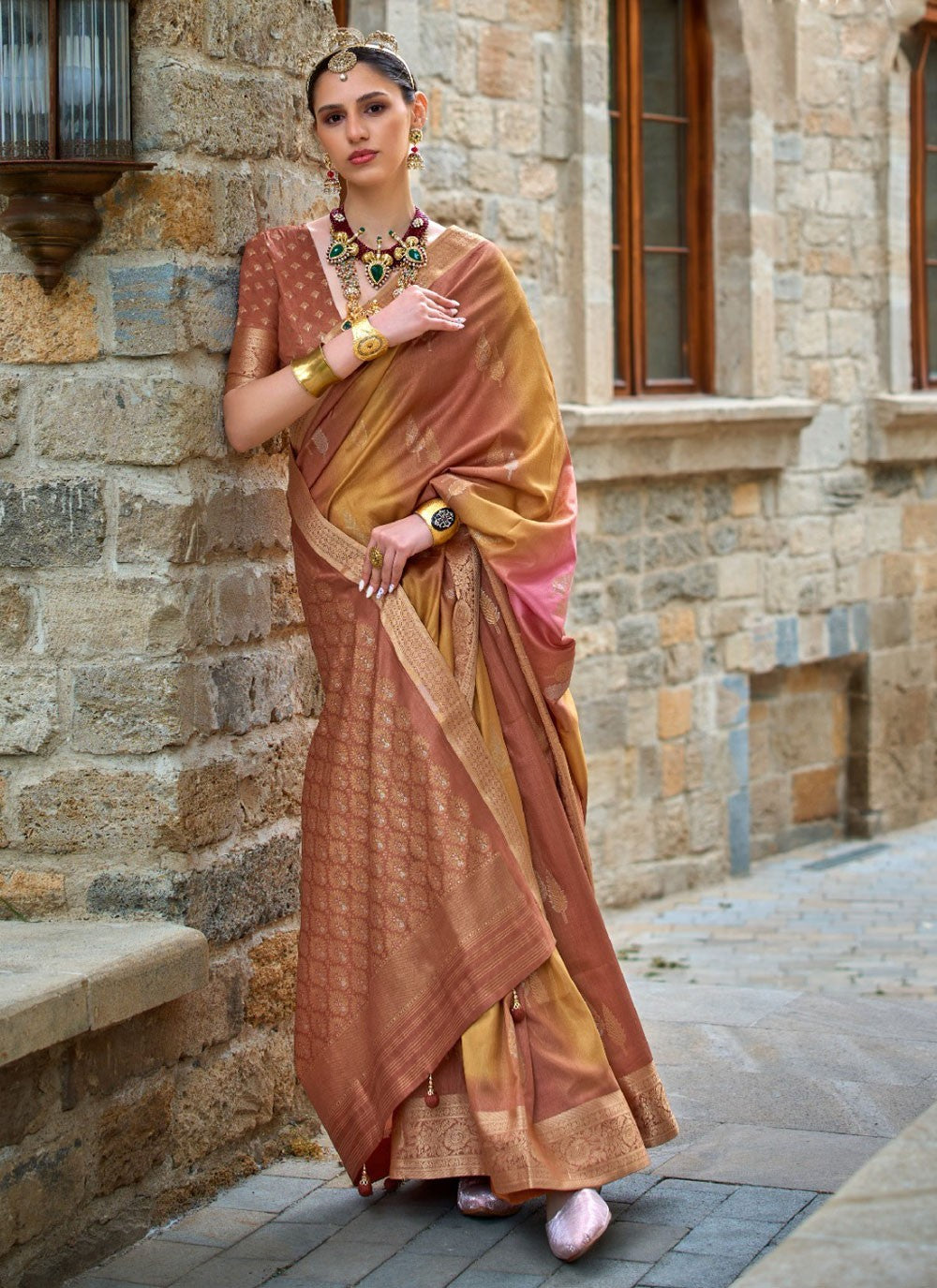 Contemporary Weaving Zari Silk Saree - S4024