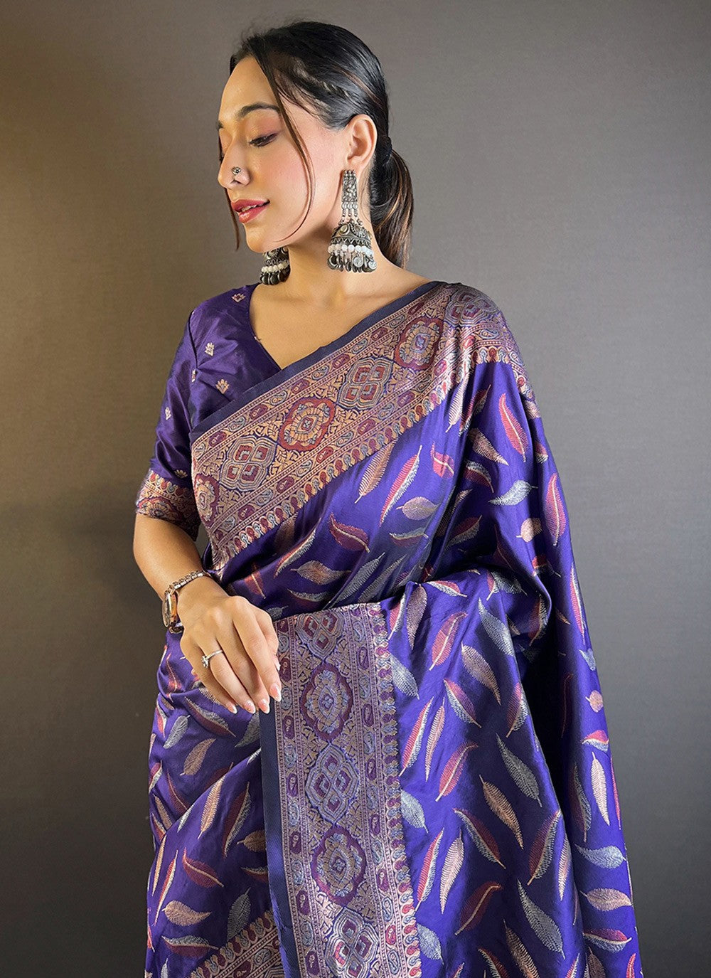 Trendy Woven Silk Saree - S8110