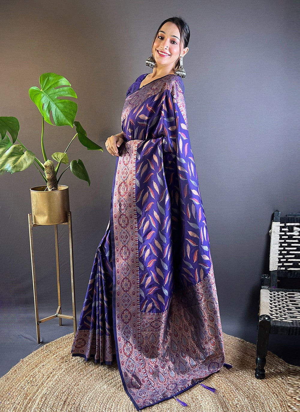 Trendy Woven Silk Saree - S8110