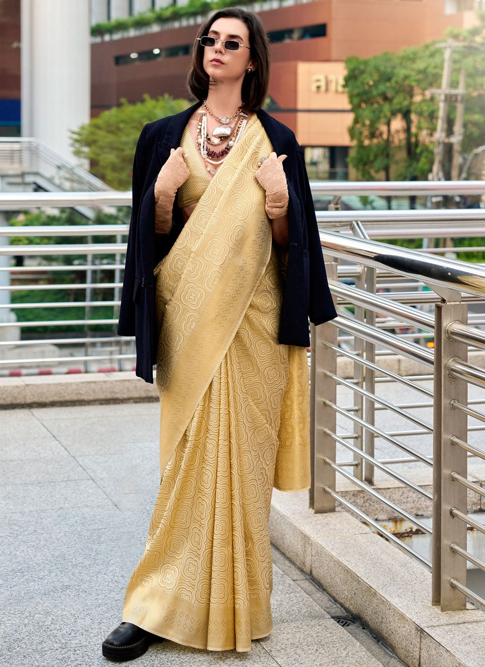 Classic Saree Weaving Zari Gold Silk Saree S12994