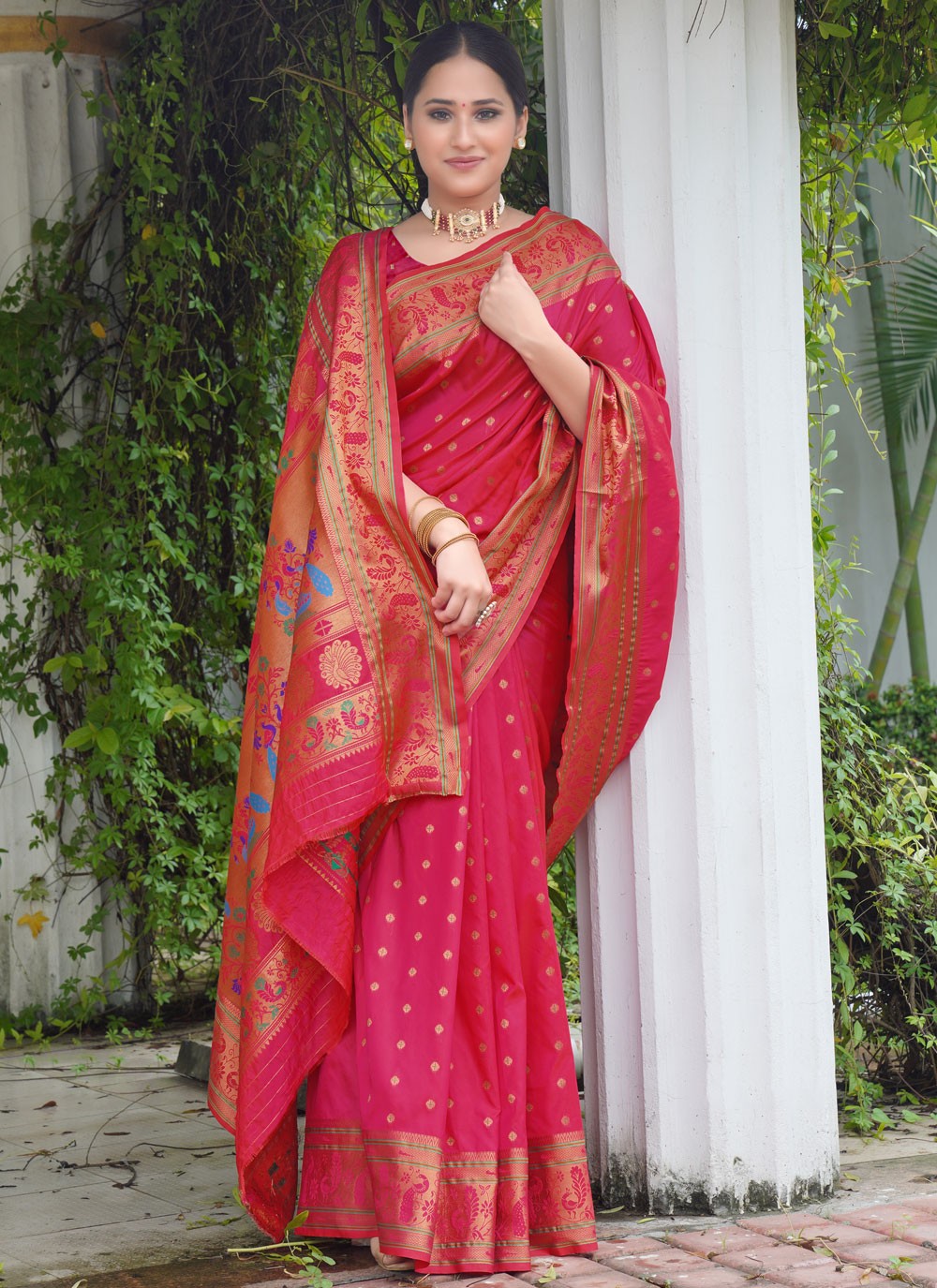 Classic Saree Weaving Zari Hot Pink Paithni Saree S12644