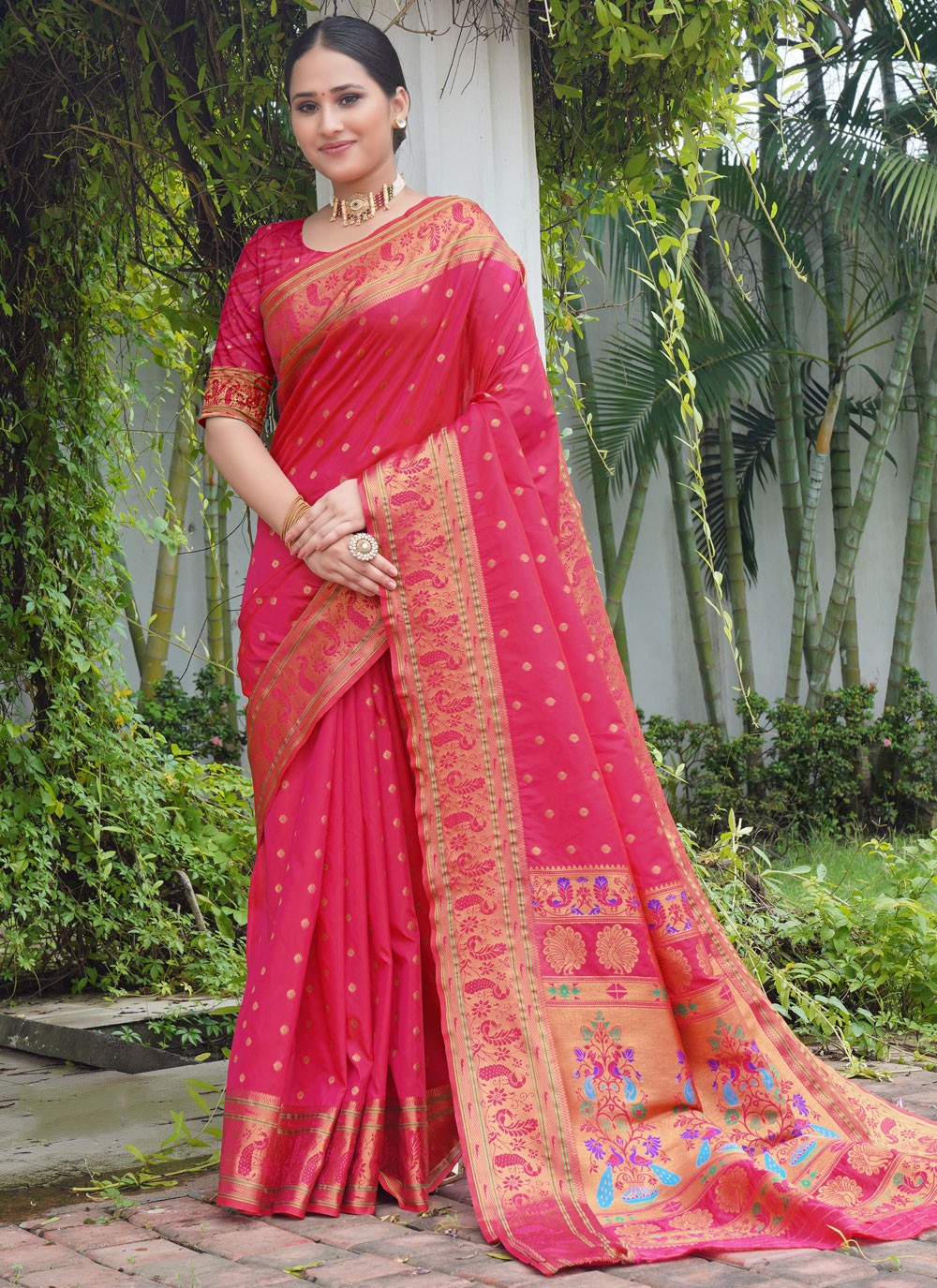 Classic Saree Weaving Zari Hot Pink Paithni Saree S12644
