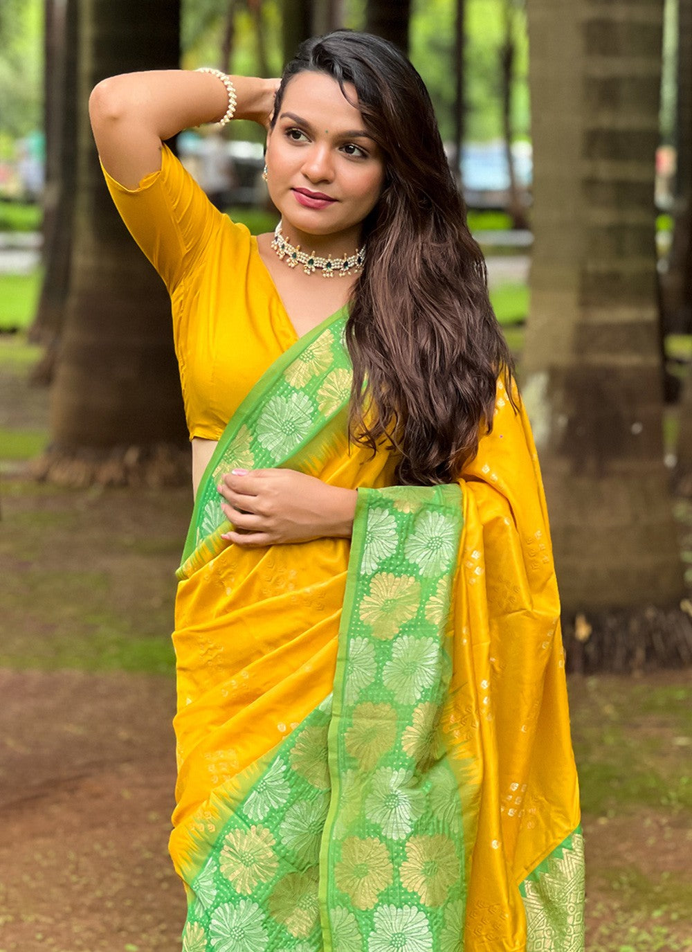 Classic Weaving Zari Silk Saree - S8718