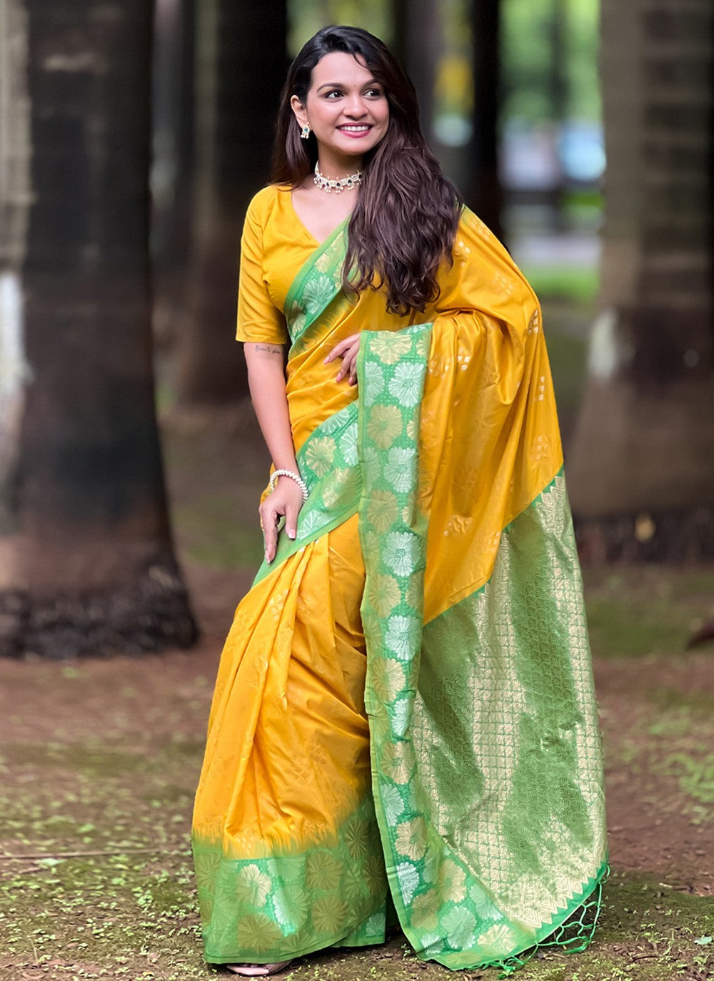 Classic Weaving Zari Silk Saree - S8718