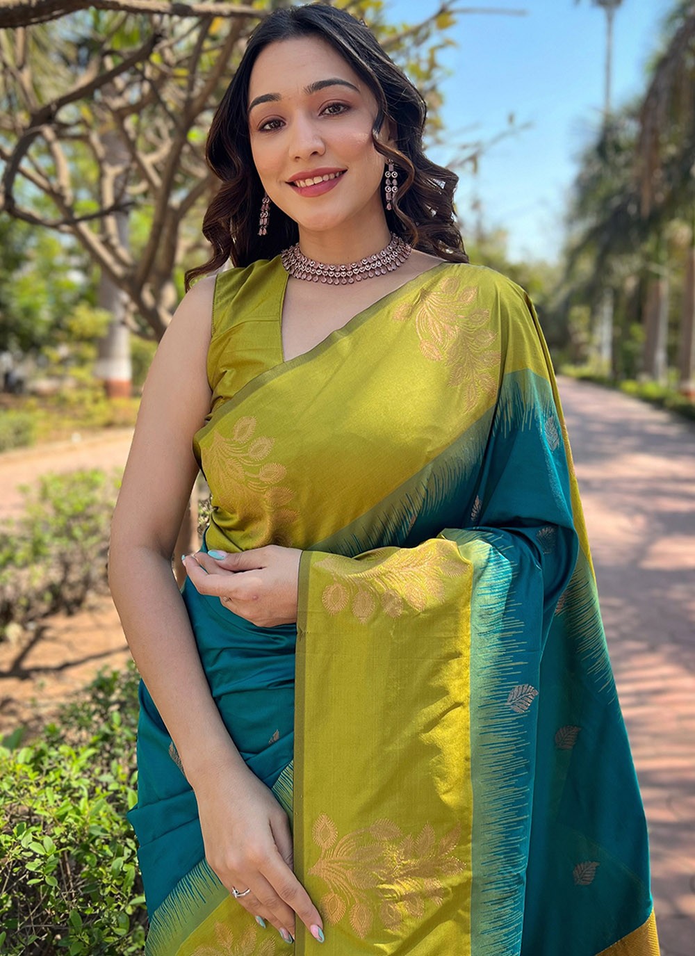 Traditional Weaving Zari Silk Saree - S8300