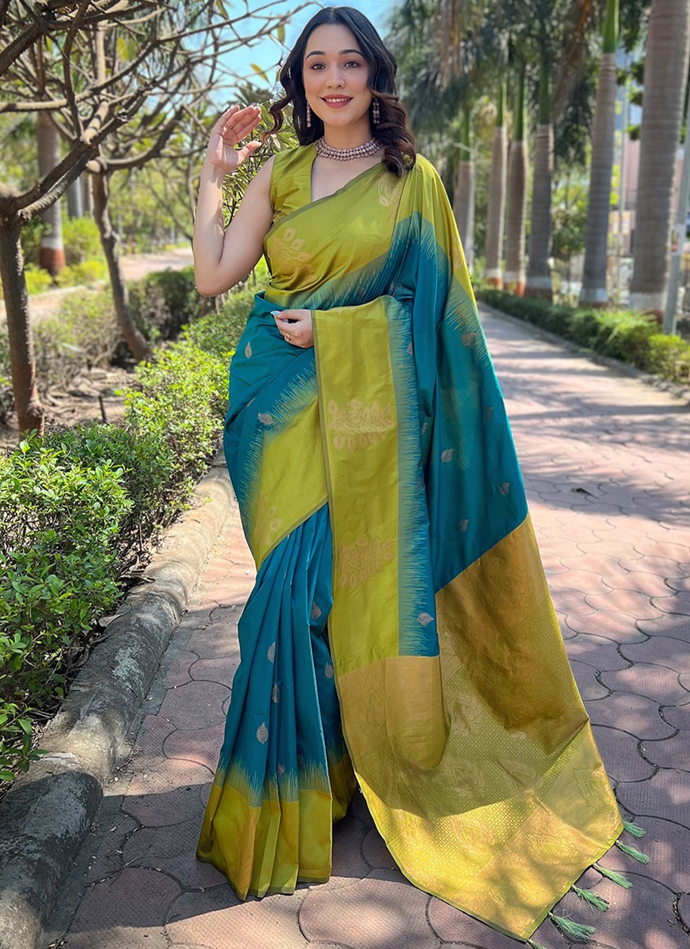 Traditional Weaving Zari Silk Saree - S8300