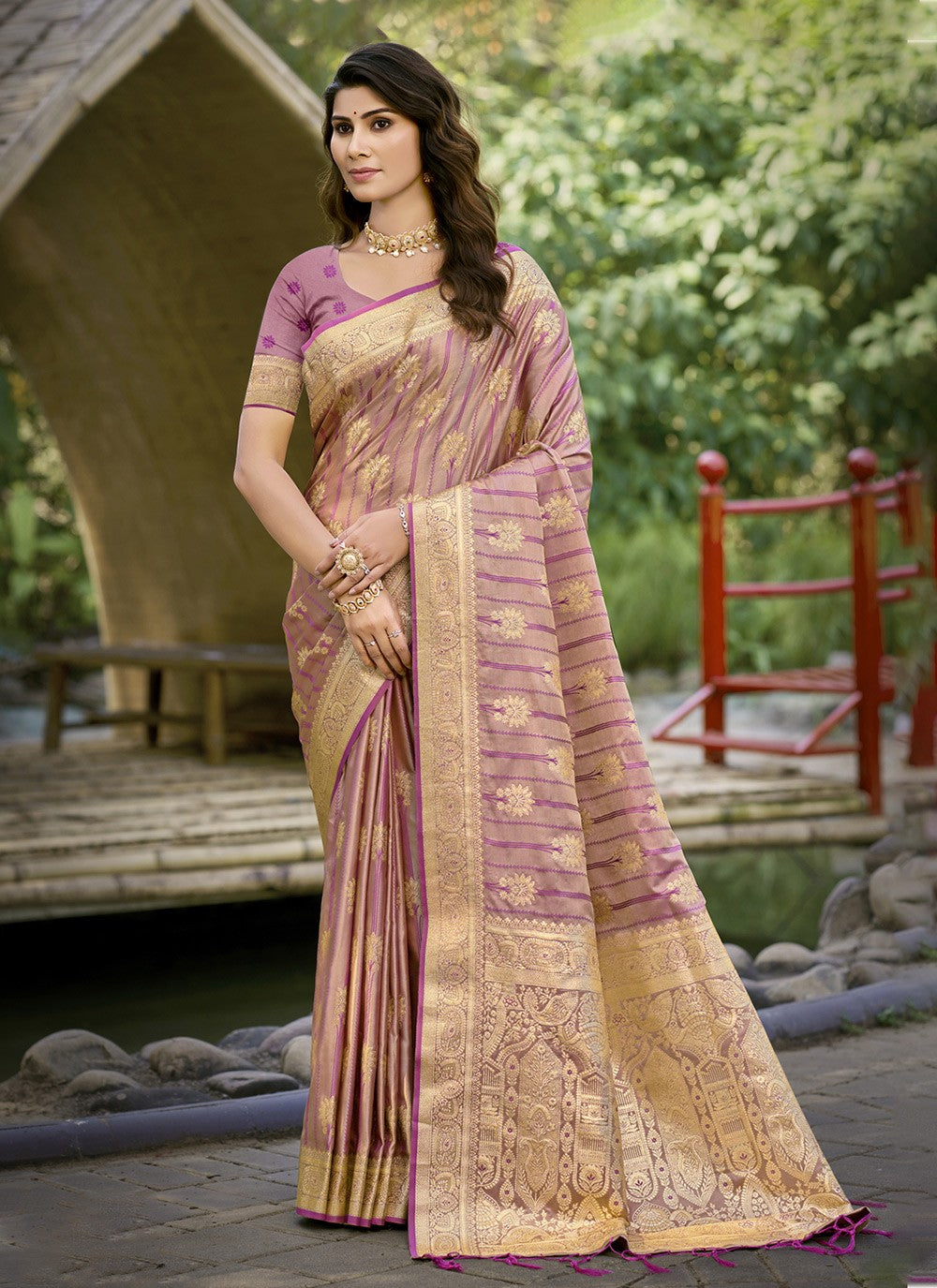 Trendy Saree Weaving Zari Purple Silk S12369