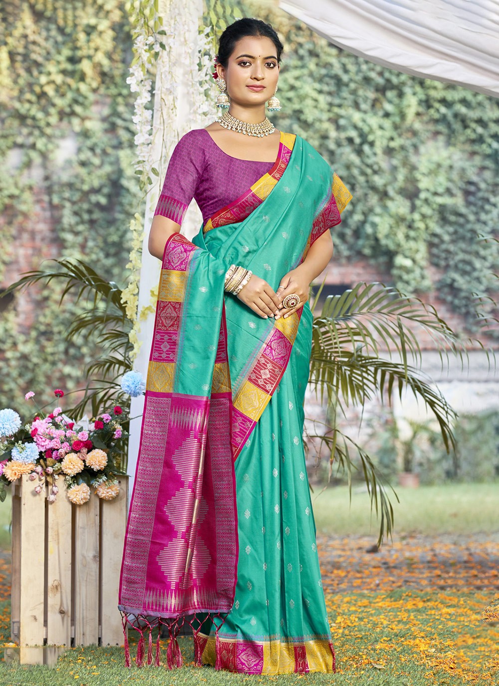 Classic Weaving Zari Silk Cream Saree - S11410