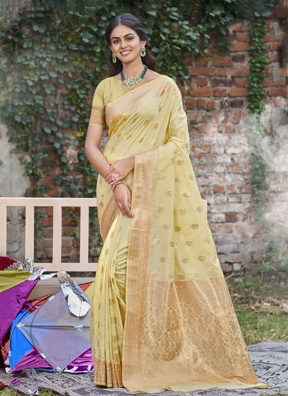 Classic Saree Weaving Zari Yellow Silk S12815