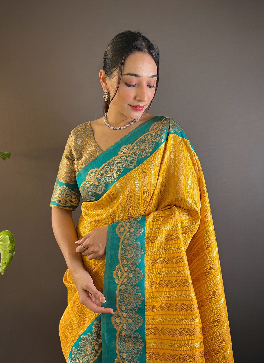 Traditional Weaving Zari Silk Saree - S7606