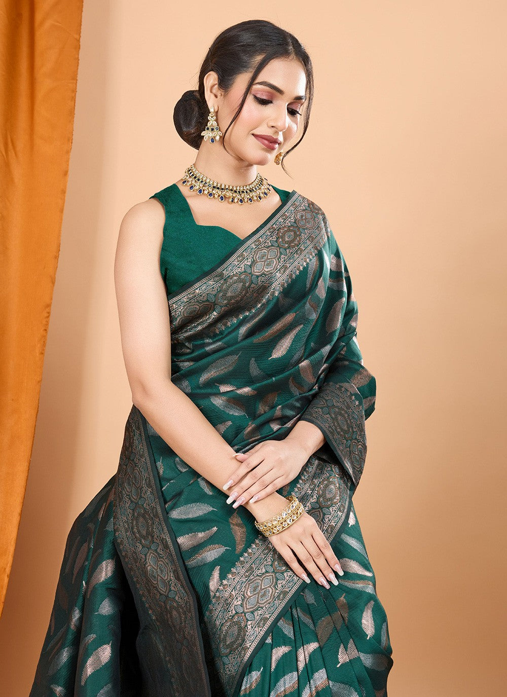 Woven Silk Green Contemporary Saree S15096