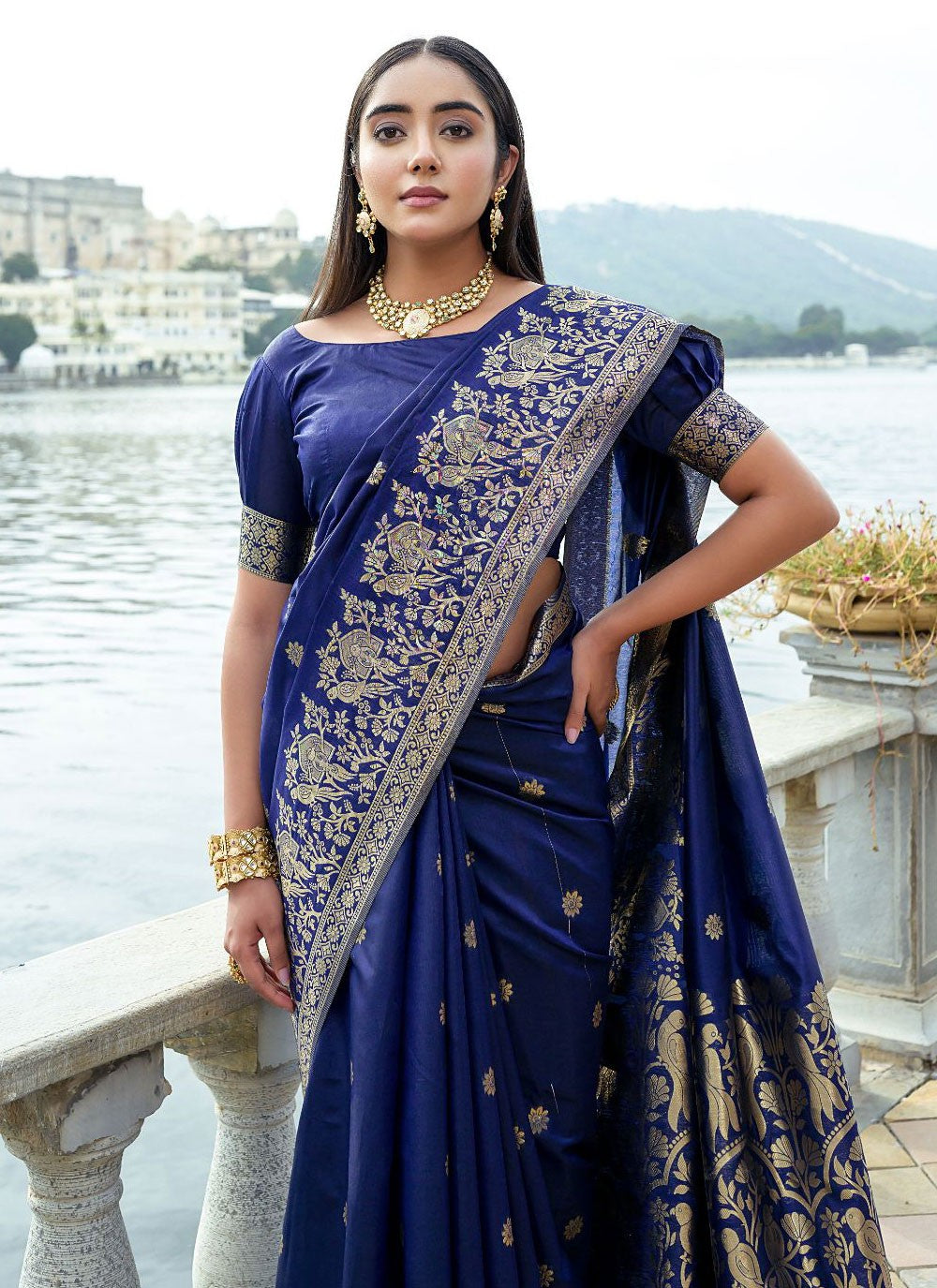 Trendy Woven Silk Saree - S4329