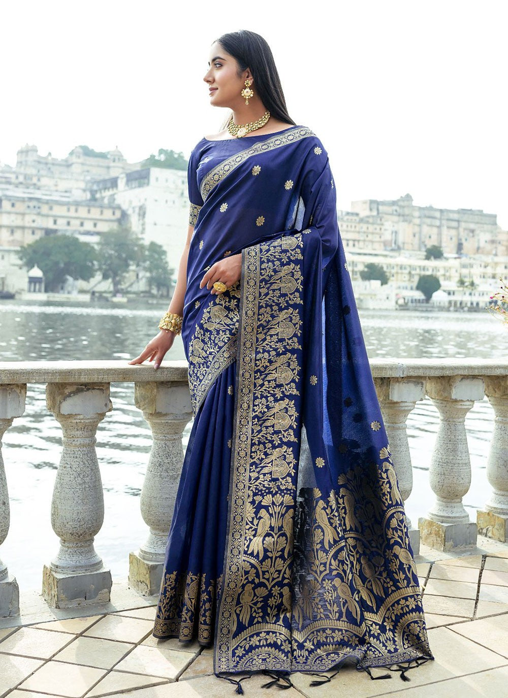 Trendy Woven Silk Saree - S4329