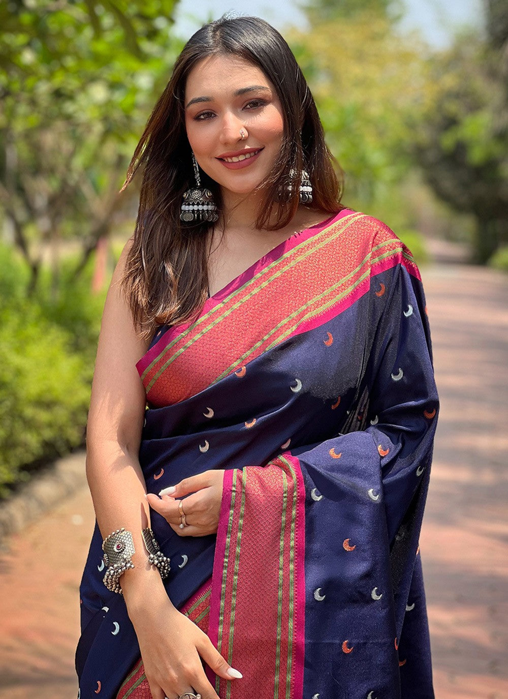 Trendy Woven Silk Saree - S8063