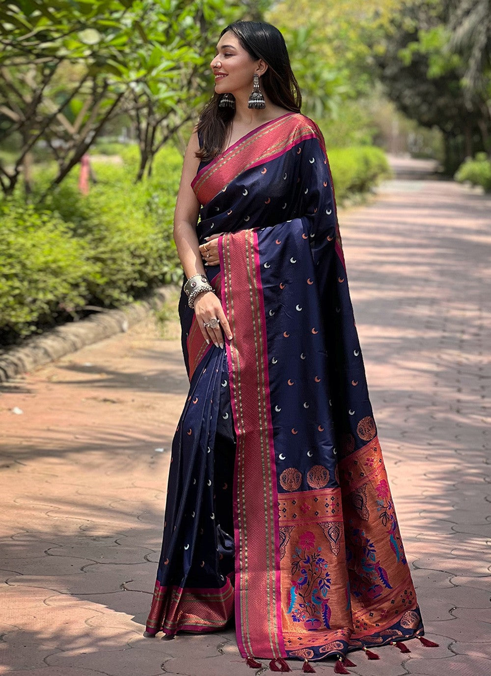 Trendy Woven Silk Saree - S8063