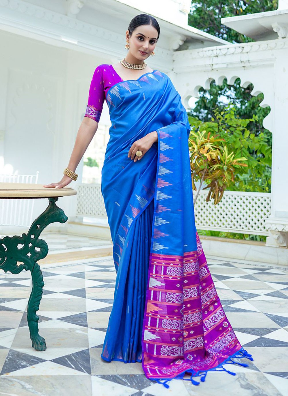 Trendy Woven Silk Saree - S4339