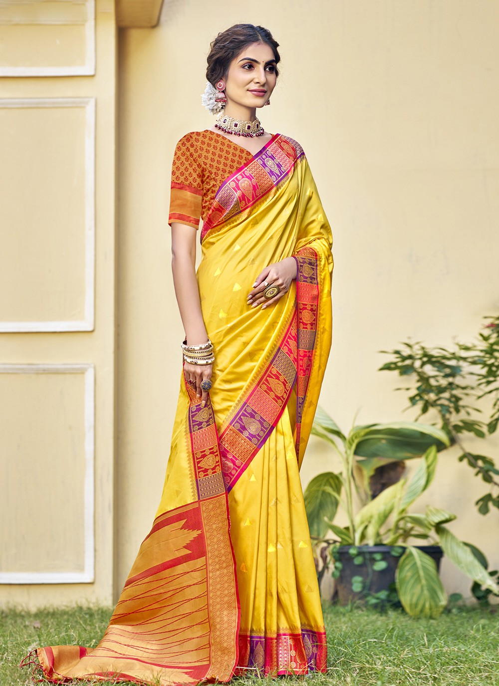 Classic Woven Silk Cream Saree - S11451