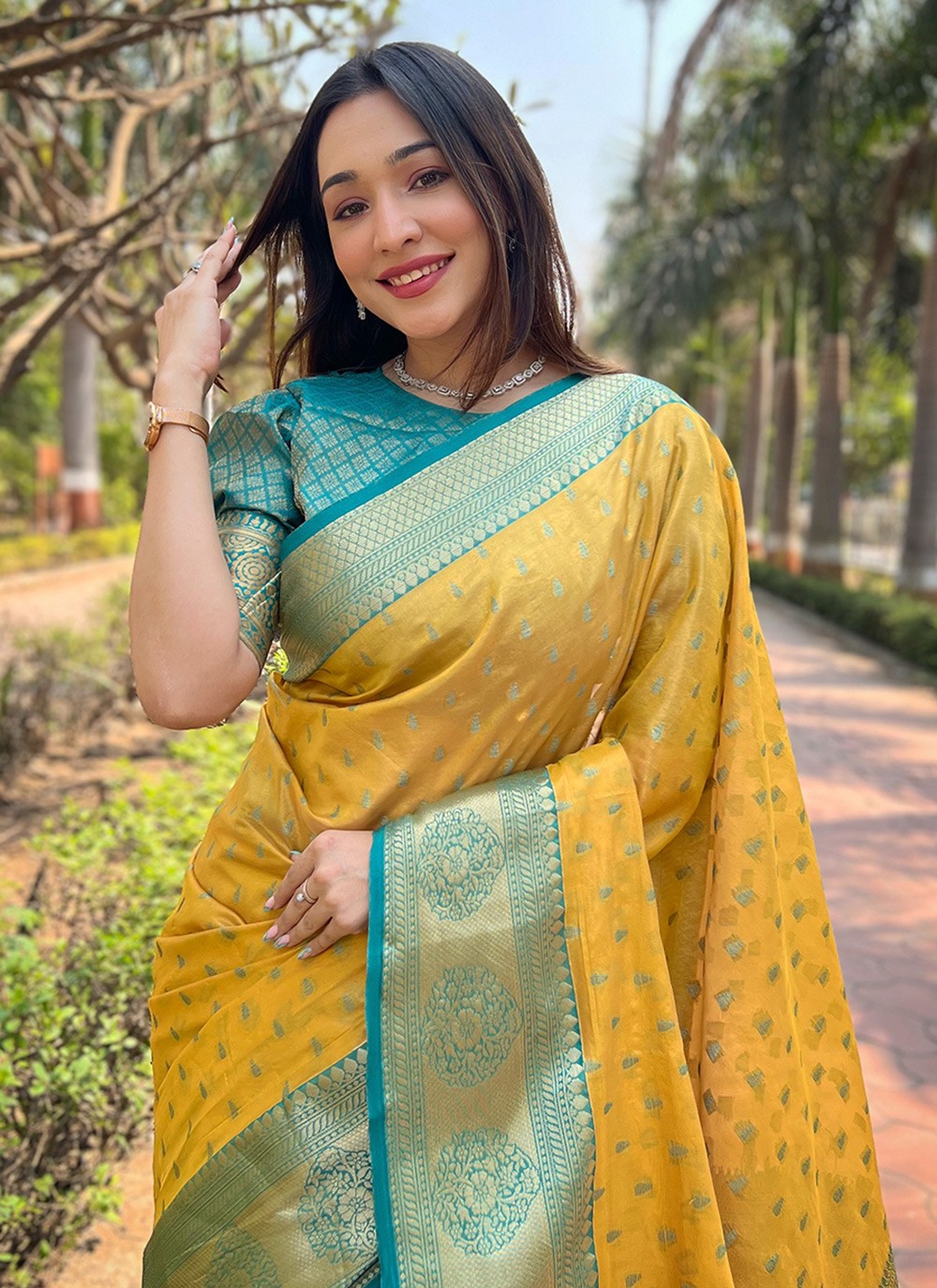 Classic Woven Silk, Tissue Saree - S7851