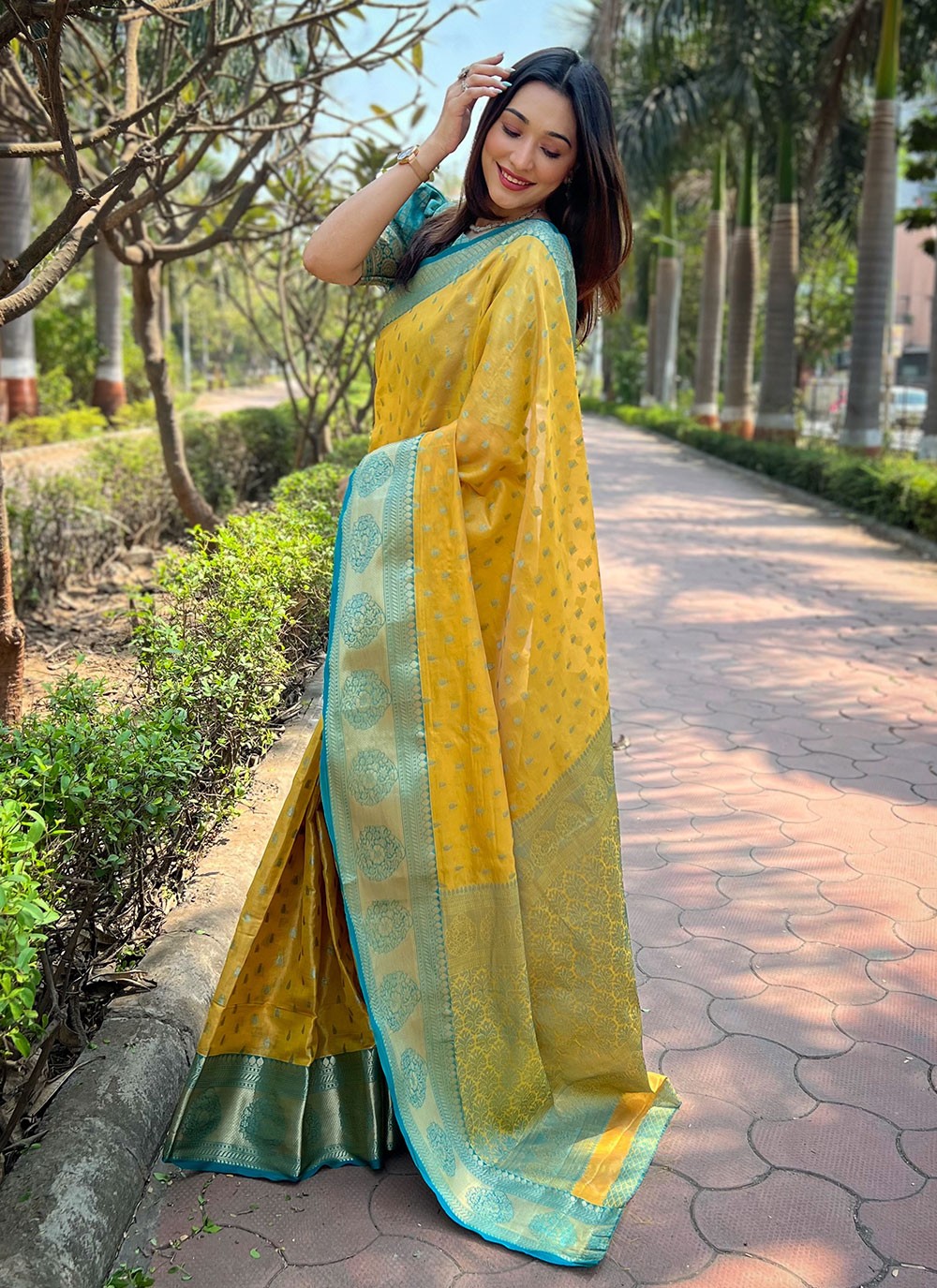 Classic Woven Silk, Tissue Saree - S7851