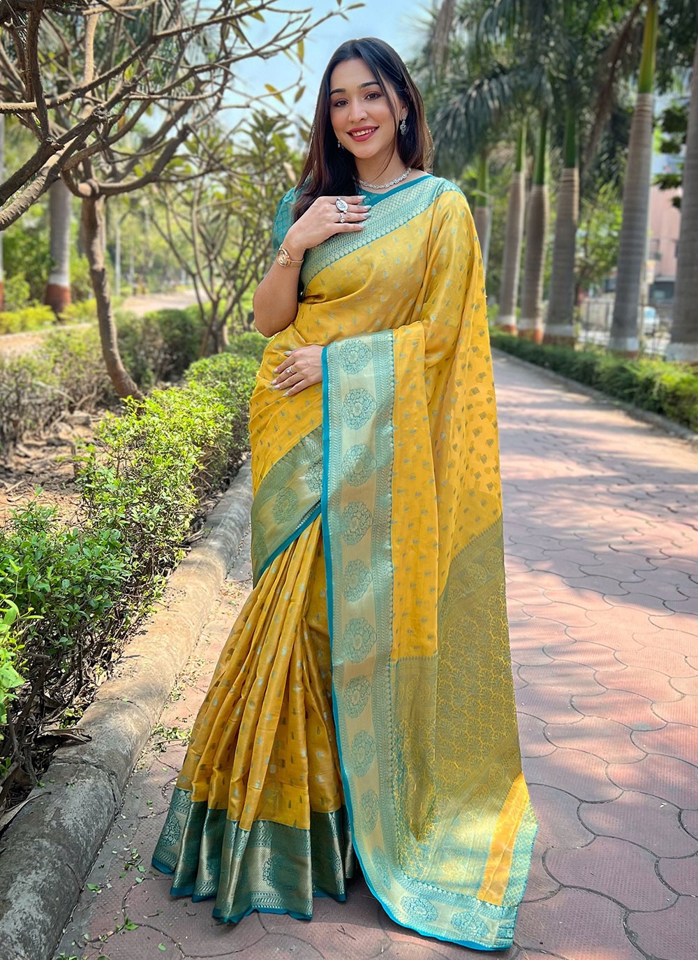 Classic Woven Silk, Tissue Saree - S7851