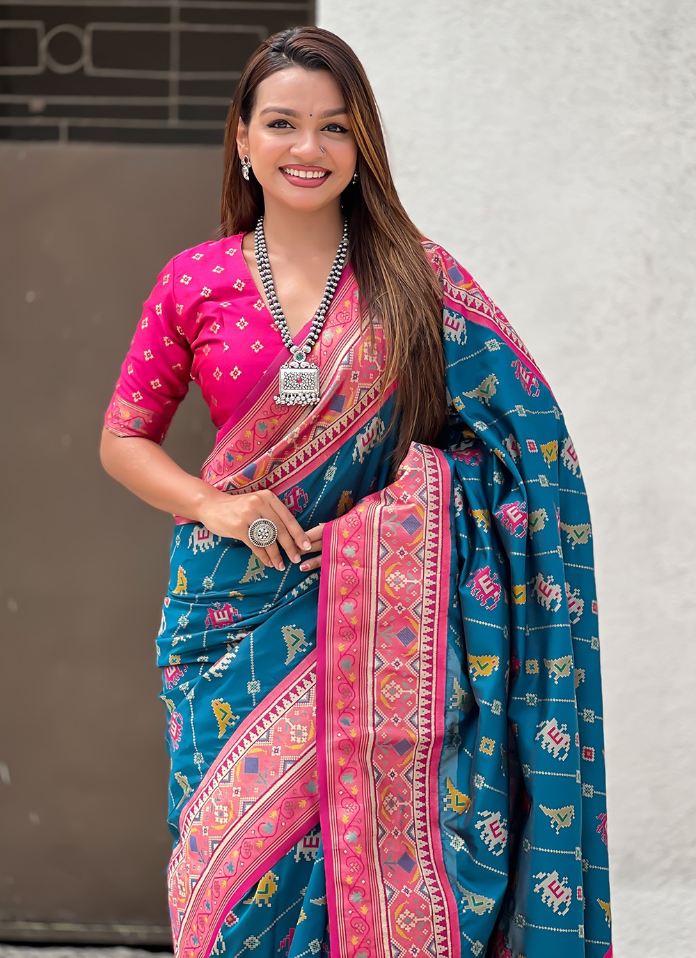 Teal Patola Silk Contemporary Saree Meenakari, Woven S16568