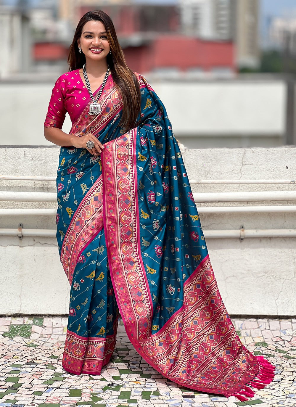 Teal Patola Silk Contemporary Saree Meenakari, Woven S16568