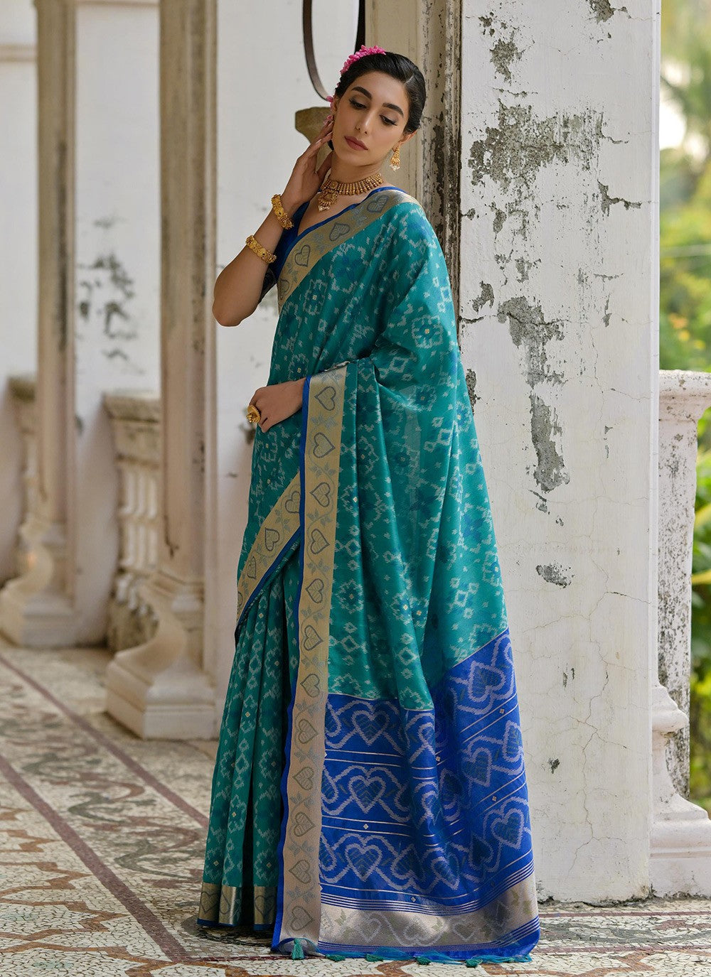 Trendy Saree Woven Teal Silk Saree S13712