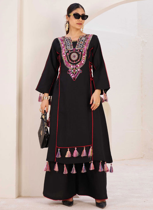 Palazzo Suit Embroidered, Mirror, Thread Black T7743