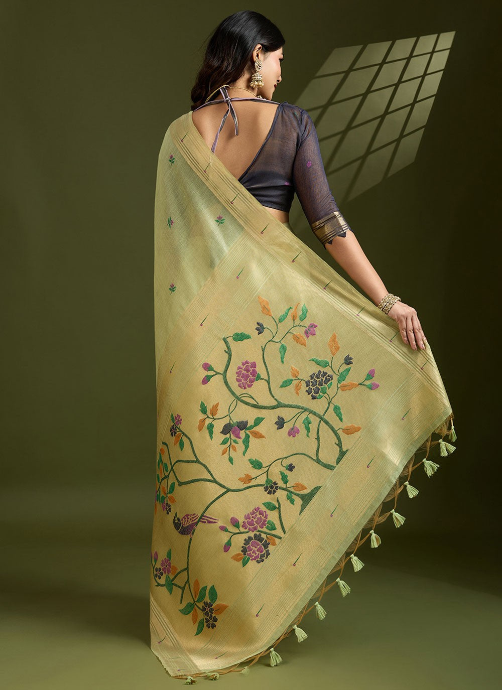 Green Cotton Trendy Saree Floral Printed, Thread, Woven, Zari S17572